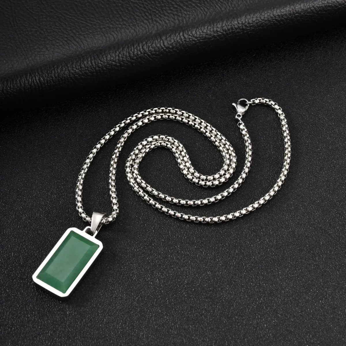 Pendentif Johnny Hallyday Éclat Rock en collier – Image 2